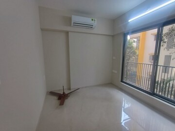 Room in 3 BHK Apartment at RNA Continental, Chembur – for Rent