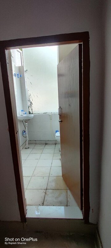 Bathroom in 2.5 BHK Apartment at Amrapali Golf Homes, Sector 4, Greater Noida – for Rent