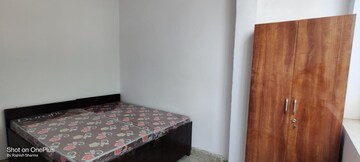Bedroom in 2.5 BHK Apartment at Amrapali Golf Homes, Sector 4, Greater Noida – for Rent