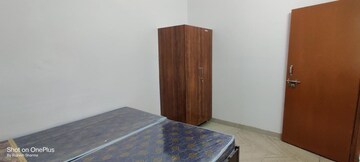 Bedroom in 2.5 BHK Apartment at Amrapali Golf Homes, Sector 4, Greater Noida – for Rent