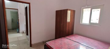Bedroom in 2.5 BHK Apartment at Amrapali Golf Homes, Sector 4, Greater Noida – for Rent