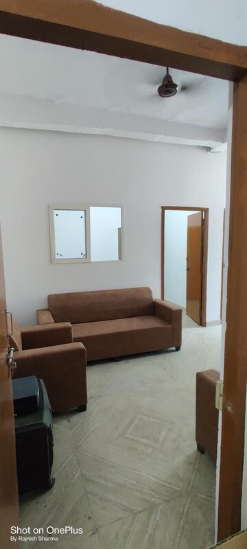 Bedroom in 2.5 BHK Apartment at Amrapali Golf Homes, Sector 4, Greater Noida – for Rent