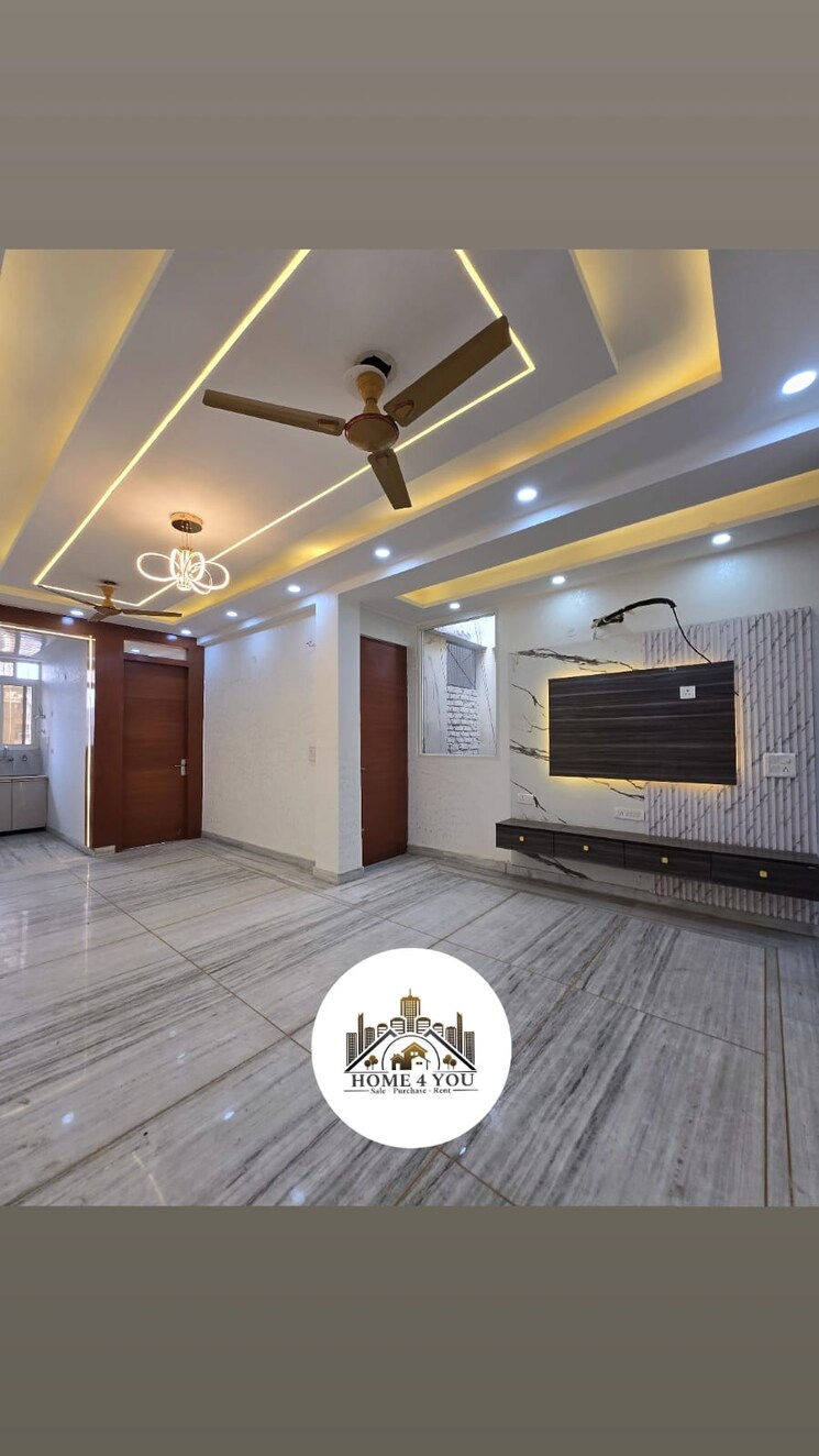  Parking, bharti-apartments 6 Bedroom 112 Sq.Mt. Independent House In Shakti Khand iv Ghaziabad 8285427