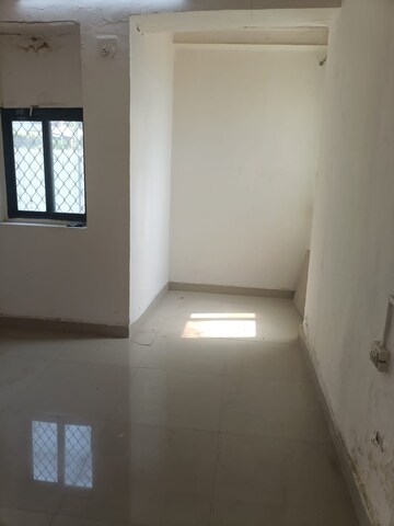 Room in 2 BHK Apartment at Andheri West – for Rent