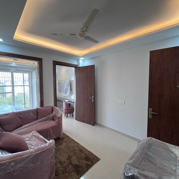 Living Room in 1 BHK Builder Floor at Ansal Sushant Lok I, Sector 43 – for Rent