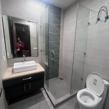 Bathroom in 2.5 BHK Builder Floor at Ansal Sushant Lok I, Sector 43 – for Rent