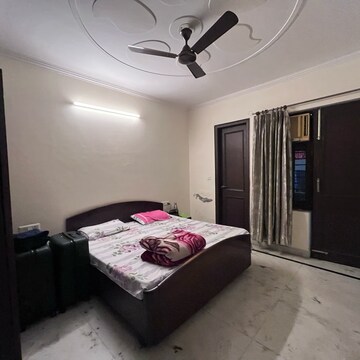 Bedroom in 2 BHK Builder Floor at Ansal Sushant Lok I, Sector 43 – for Rent