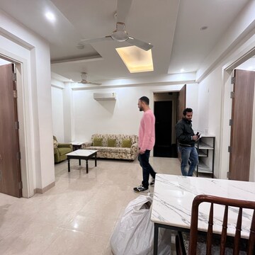 Bedroom in 2 BHK Builder Floor at Sector 43 – for Rent