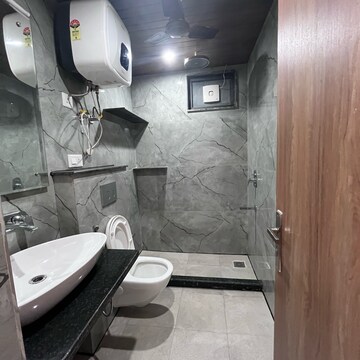 Bathroom in 2 BHK Builder Floor at Sector 43 – for Rent