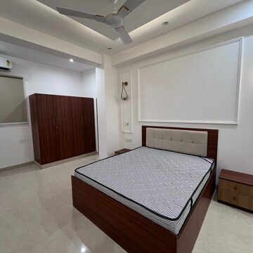 Bedroom in 2 BHK Builder Floor at Sector 43 – for Rent