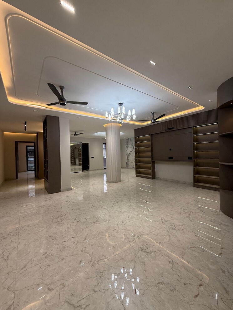  Parking, srishti-greenfield-homes 4 Bedroom 4100 Sq.Ft. Builder Floor In Green Fields Colony Faridabad 8285532