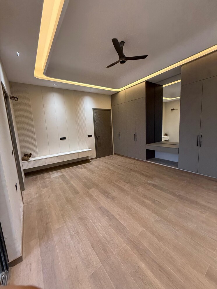 Room, srishti-greenfield-homes 4 Bedroom 4100 Sq.Ft. Builder Floor In Green Fields Colony Faridabad 8285532