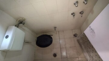 Bathroom in 1 BHK Apartment at Molarband – for Rent