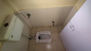 Bathroom in 1 BHK Apartment at Molarband – for Rent