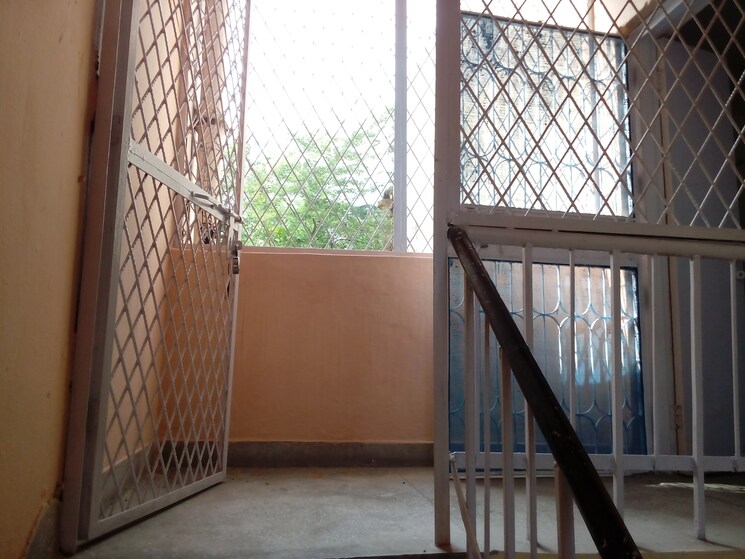 Balcony, sarita vihar 2 Bedroom 950 Sq.Ft. Apartment In Sarita Vihar Delhi 8285573