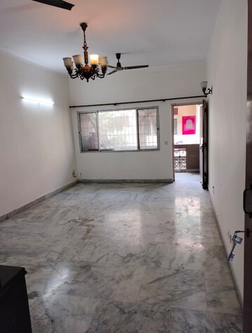 Room in 2 BHK Apartment at Windsor and Nova Society, Ahinsa Khand ii – for Rent