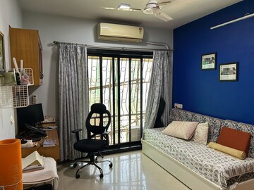 Living Room in 3 BHK Apartment at Paradise Paramount Apartment, Andheri West – for Rent