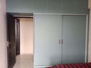 Room in 3 BHK Apartment at Shriram Summitt, Electronic City Phase I – for Rent