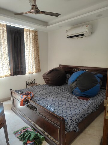 Master Bedroom in 2.5 BHK Apartment at Paschim Vihar – for Rent