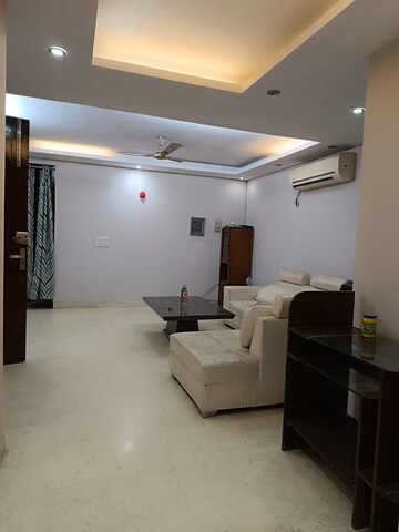 Master Bedroom in 3 BHK Builder Floor at Krishna Nagar – for Rent