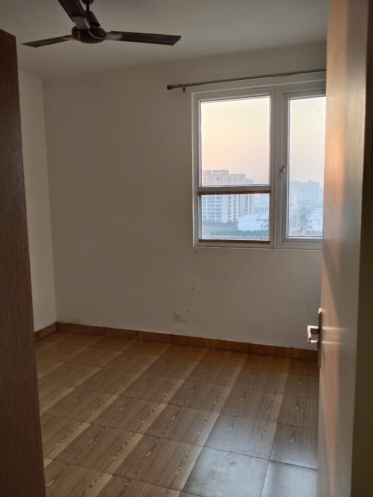 Room, tulip-orange 2.5 Bedroom 1326 Sq.Ft. Apartment In Sector 70 Gurgaon 8285718