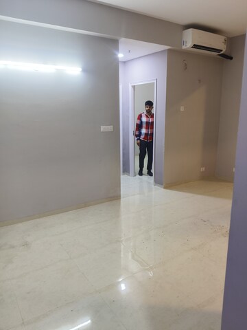 Room in 2 BHK Apartment at Supertech Hues, Sector 68 – for Rent