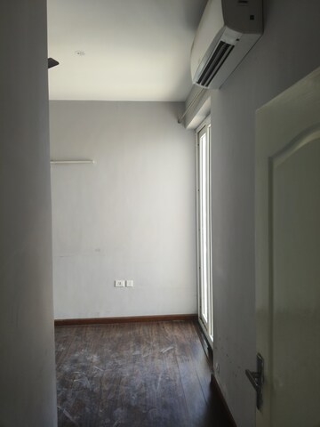 Furnished Amenities in 2 BHK Apartment at Supertech Hues, Sector 68 – for Rent