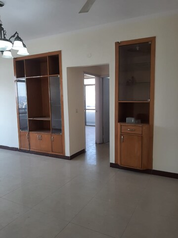 Room in 2 BHK Apartment at Ansal Sushant Estate, Sector 52 – for Rent