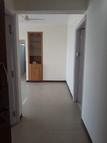 Room in 2 BHK Apartment at Ansal Sushant Estate, Sector 52 – for Rent