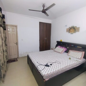 Bedroom in 2.5 BHK Apartment at Supertech Cape Town, Sector 74 – for Rent