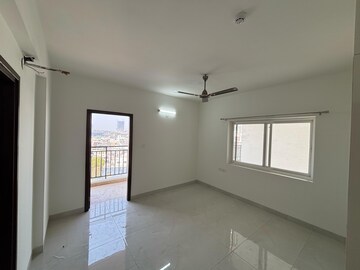 Room in 3 BHK Apartment at Poulomi Avante, Kokapet – for Rent