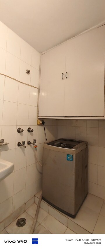 Bathroom in 2 BHK Apartment at Sector 3 Dwarka – for Rent