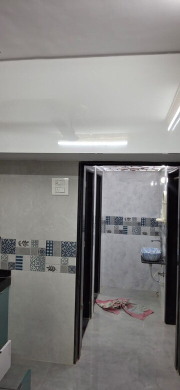 Furnished Amenities in 1 BHK Apartment at Goregaon East – for Rent