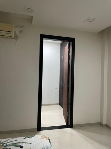Room in 1 BHK Independent House at Gomti Nagar – for Rent