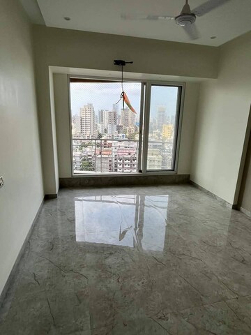 Room in 2 BHK Apartment at Lodha Vista, Lower Parel – for Rent