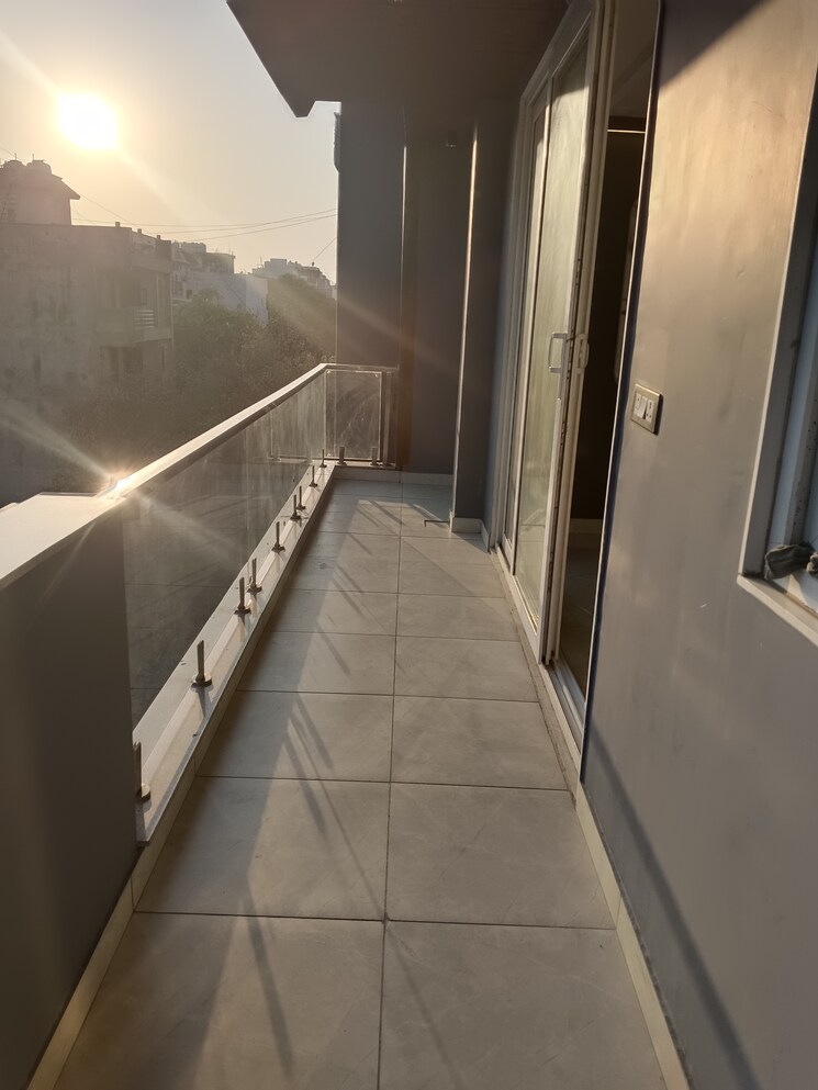 Balcony, nangal dewat 3 Bedroom 200 Sq.Yd. Builder Floor In Nangal Dewat Delhi 8286063