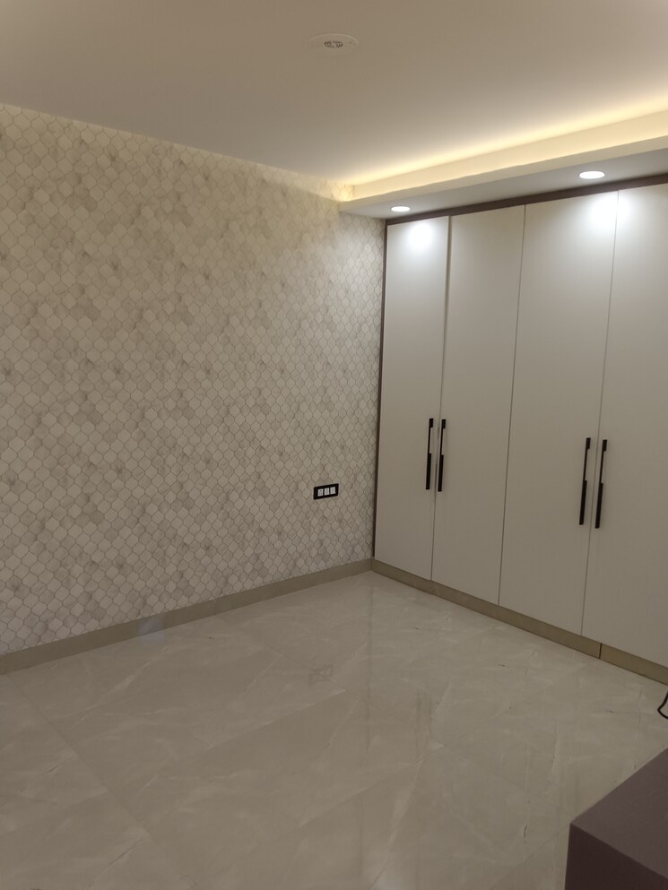Room, nangal dewat 3 Bedroom 200 Sq.Yd. Builder Floor In Nangal Dewat Delhi 8286063