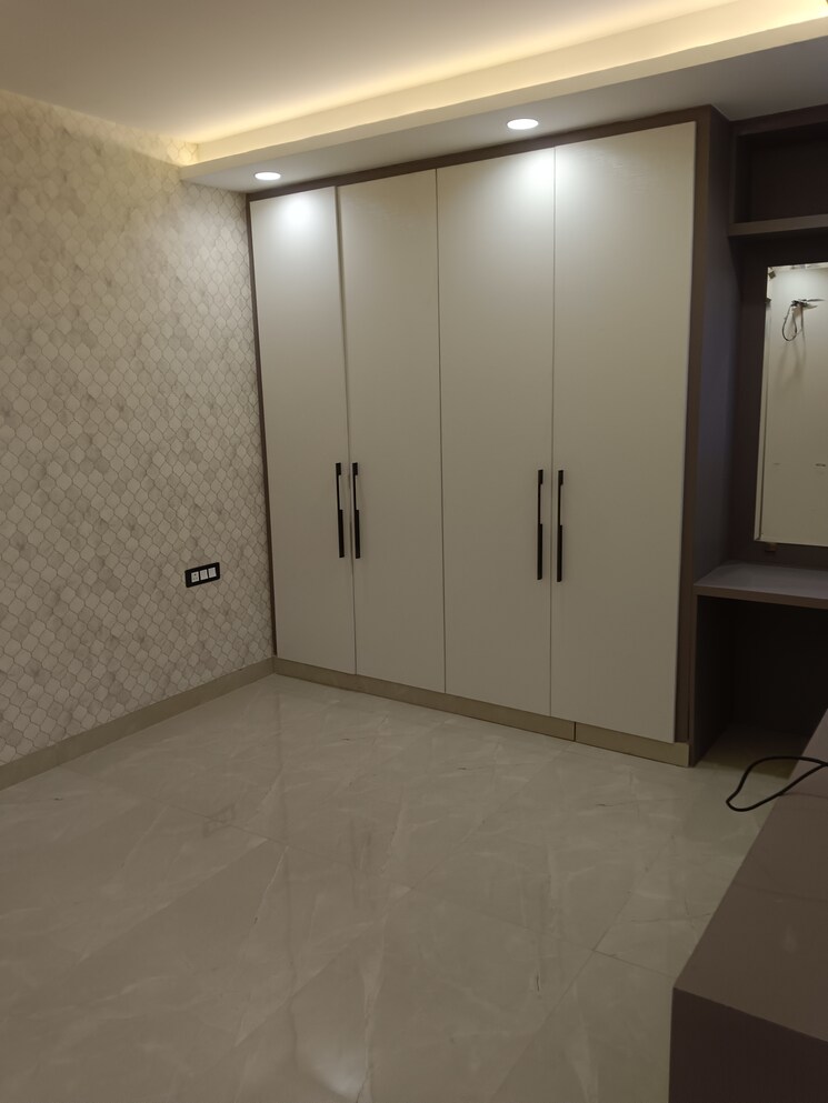 Room, nangal dewat 3 Bedroom 200 Sq.Yd. Builder Floor In Nangal Dewat Delhi 8286063