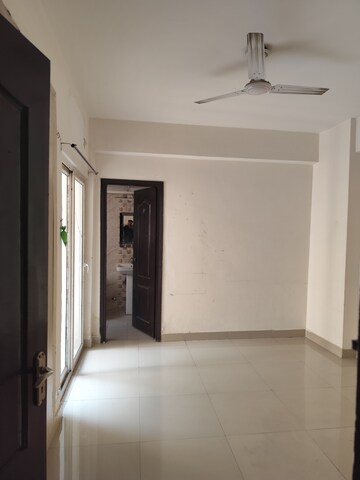 Room in 2.5 BHK Apartment at Aims Golf Avenue II, Sector 75 – for Rent
