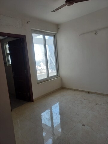 Room in 3 BHK Apartment at Omaxe Royal Residency Faridabad, Sector 79 – for Rent