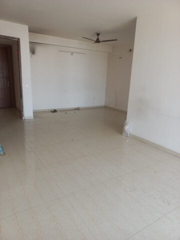 Room in 3 BHK Apartment at Omaxe Royal Residency Faridabad, Sector 79 – for Rent