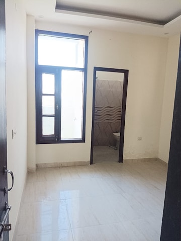 Room in 2 BHK Builder Floor at Dhakoli Village – for Sale