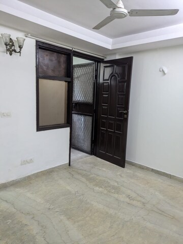 Room in 2 BHK Apartment at Lajpat Nagar 4 – for Rent