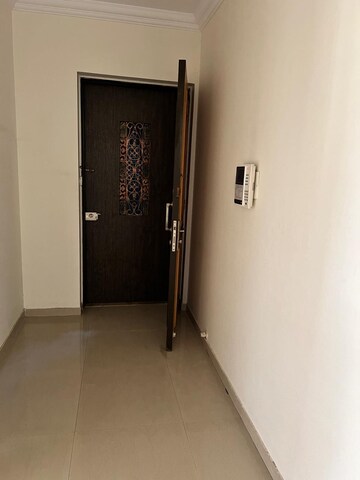 Room in 2.5 BHK Apartment at Raheja Acropolis, Deonar – for Rent