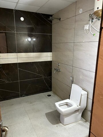 Bathroom in Studio Builder Floor at Sector 45 – for Rent