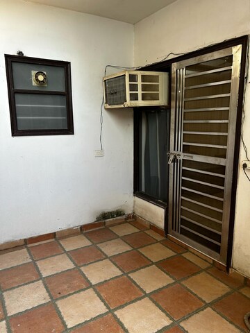 Room in Studio Builder Floor at Sector 45 – for Rent