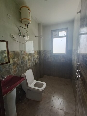 Bathroom in 1 RK Builder Floor at Sector 39 – for Rent