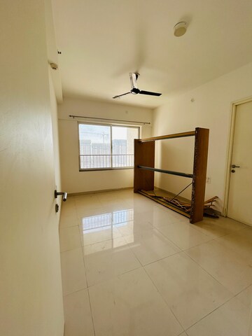 Room in 3 BHK Apartment at Godrej 24X7, Hinjewadi – for Rent