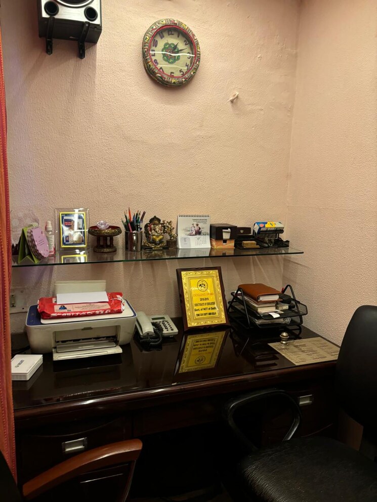 Master Bedroom, kailash colony 3 Bedroom 1300 Sq.Ft. Builder Floor In Kailash Colony Delhi 8286258