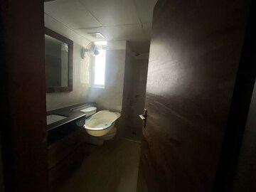 Bathroom in 5 BHK Apartment at Pioneer Park Presidia, Sector 62 – for Rent
